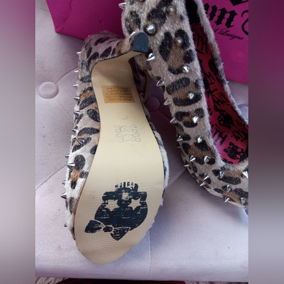 Fuzzy studded leopard print punk rock peep toe heels! - Picture 2 of 9